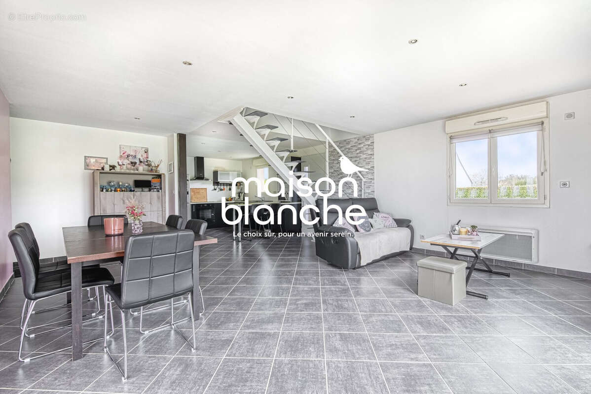 Maison à BRISSAC-QUINCE