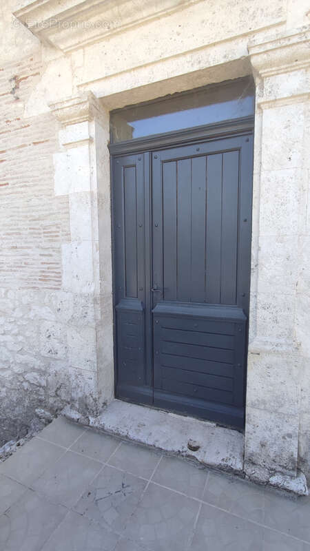 Maison à MONTAIGU-DE-QUERCY