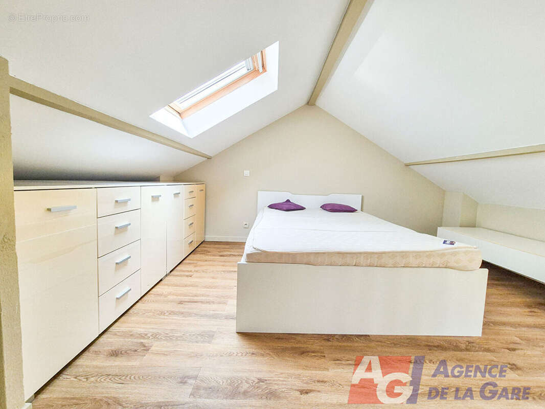 Appartement à SARTROUVILLE