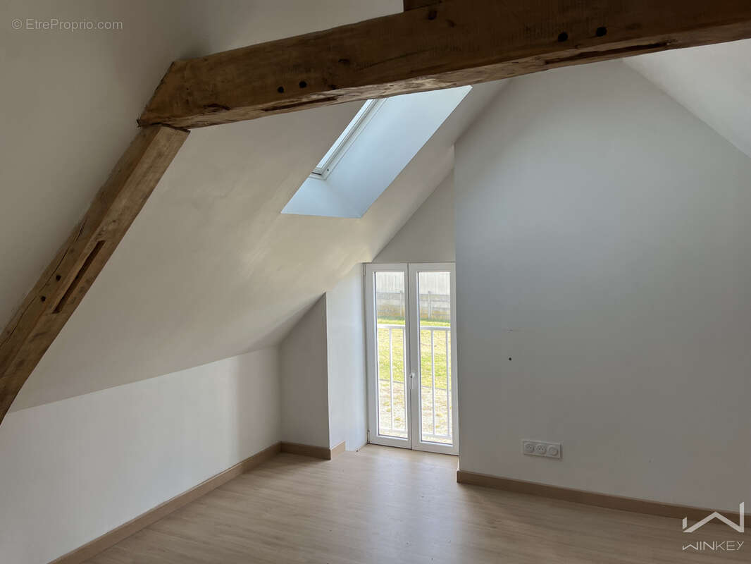 MAISON 133M2-4 chambres dont deux de plain-pied- Grande dépendance- Plus de 1000 m2 constructibles-DPE C - photo 8