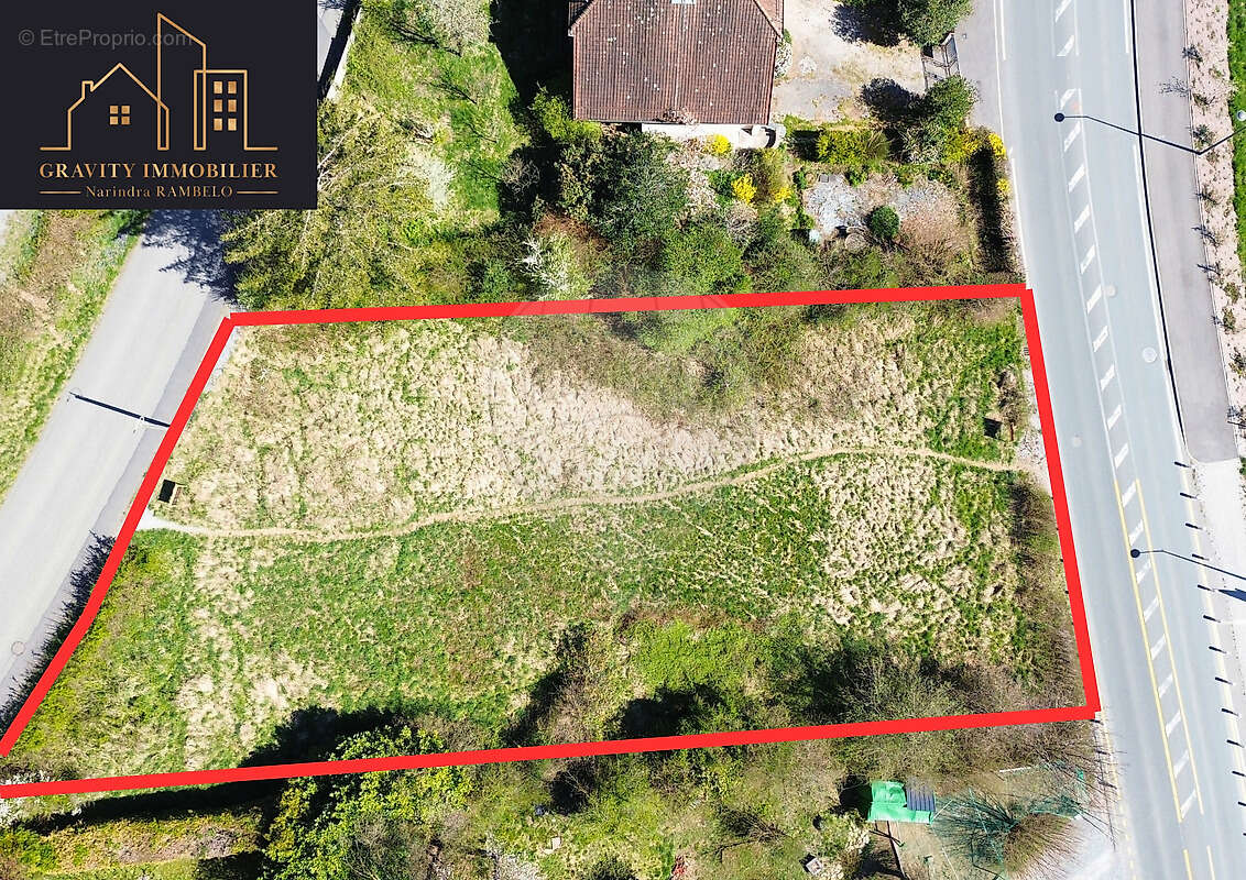 Terrain à MARIGNIER