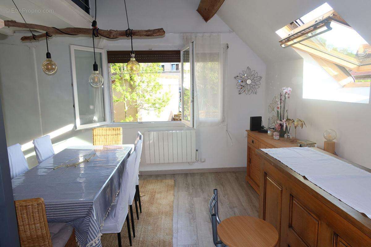 Maison à AUXON-DESSUS