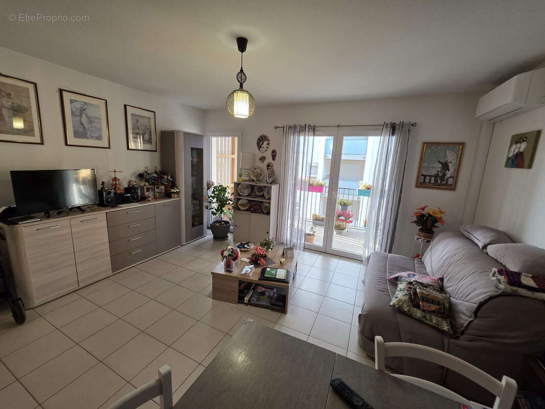 Appartement à JUVIGNAC