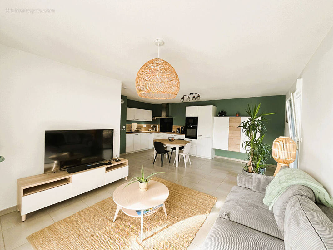 Appartement à SEYRESSE