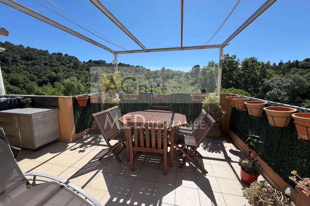 Appartement à VALBONNE