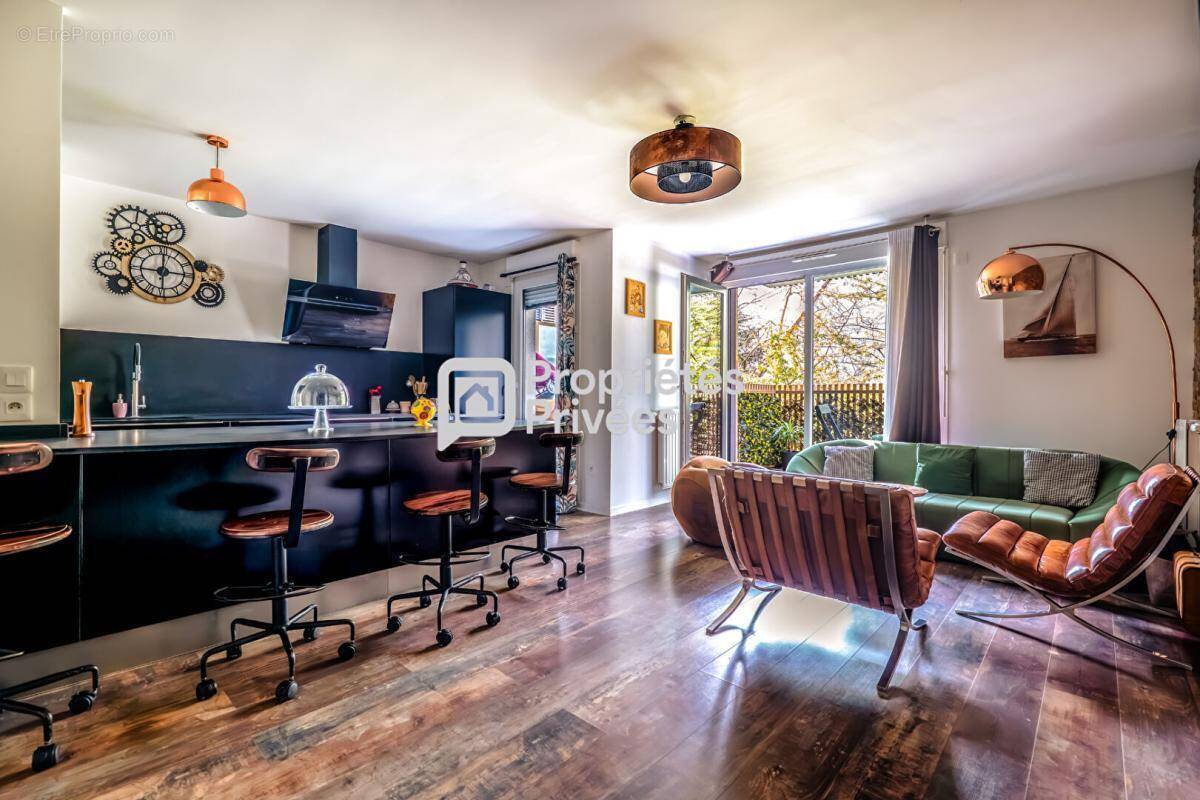 Appartement à NANTERRE