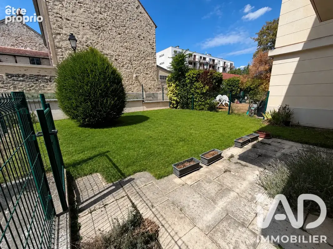 Photo 1 - Appartement à SAINT-FARGEAU-PONTHIERRY