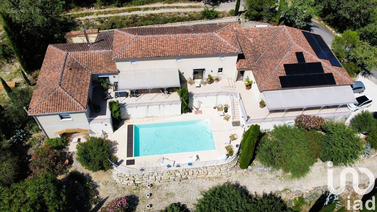 Photo 1 - Maison à ALBA-LA-ROMAINE