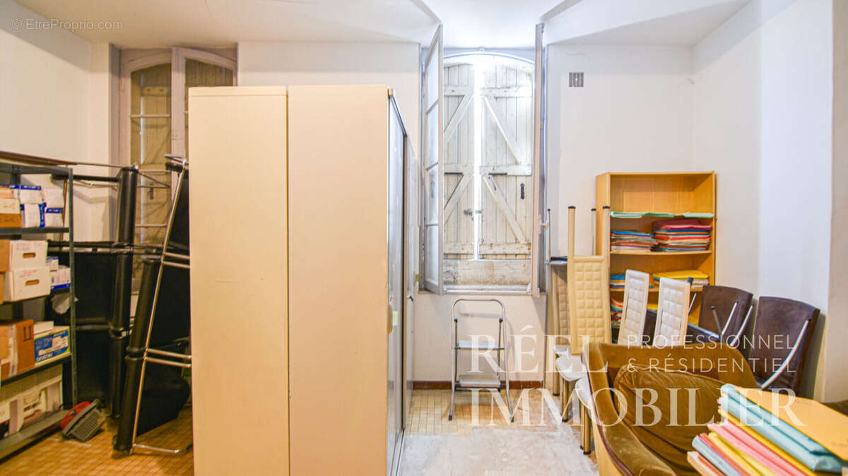 Immeuble de rapport au coeur de la basse ville - photo 16