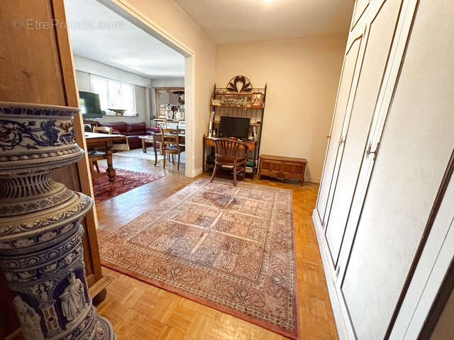 À vendre   Spacieux F4 avec balcon, cave et garage   Montmorency (Avenue de la Division Leclerc) - photo 6