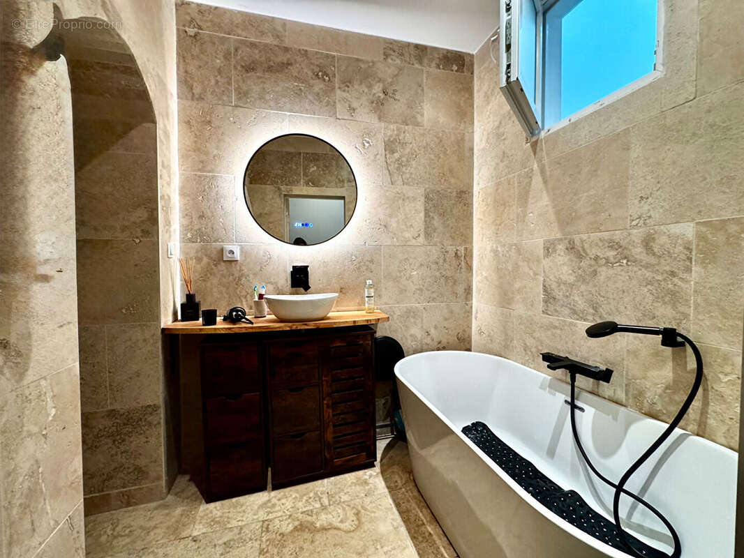 Maison à SAINT-MAXIMIN-LA-SAINTE-BAUME