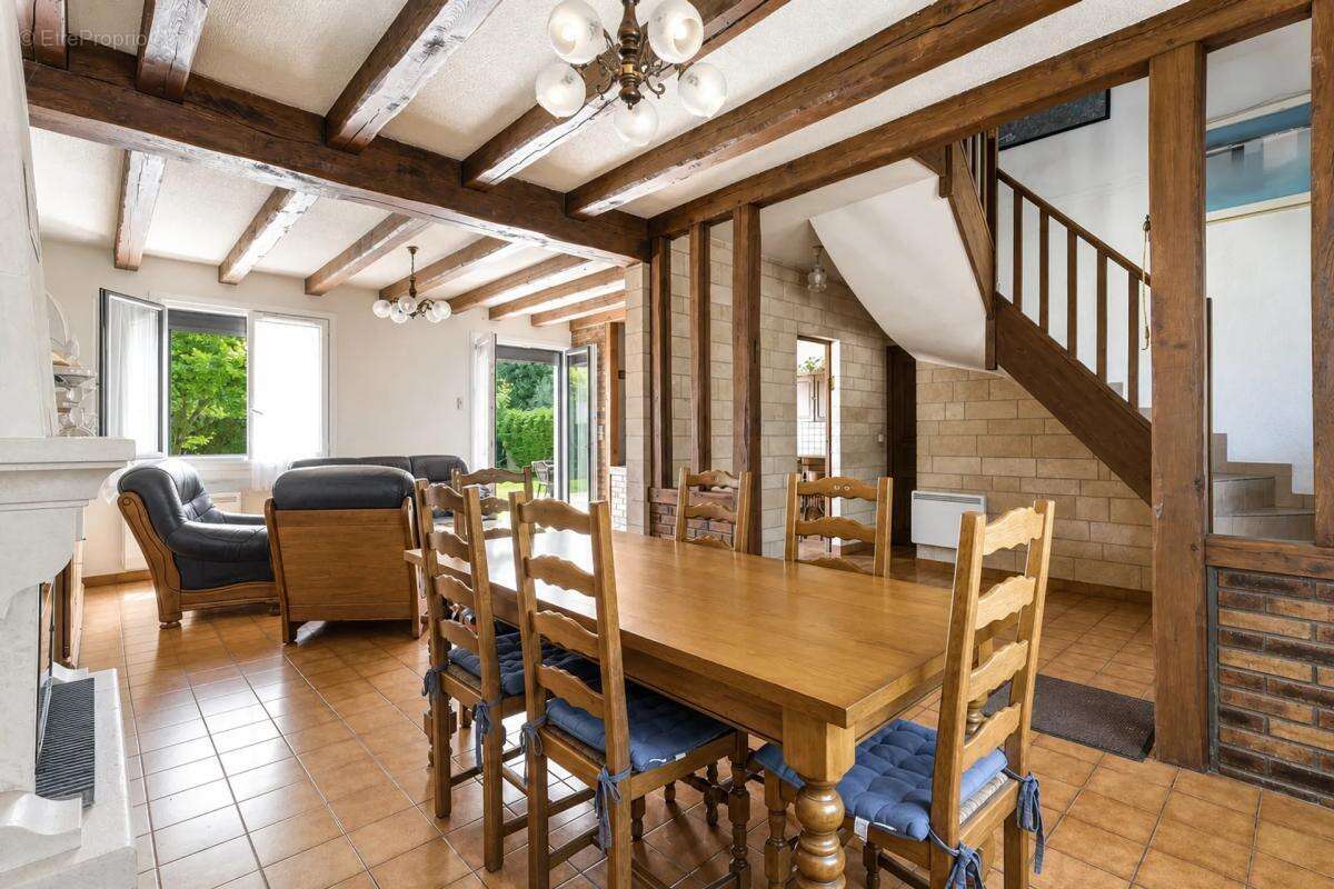 Maison familiale T7 - 125 m² - Haut Montmorency - photo 2