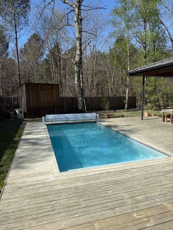 Maison à SAINT-JEAN-D'ILLAC