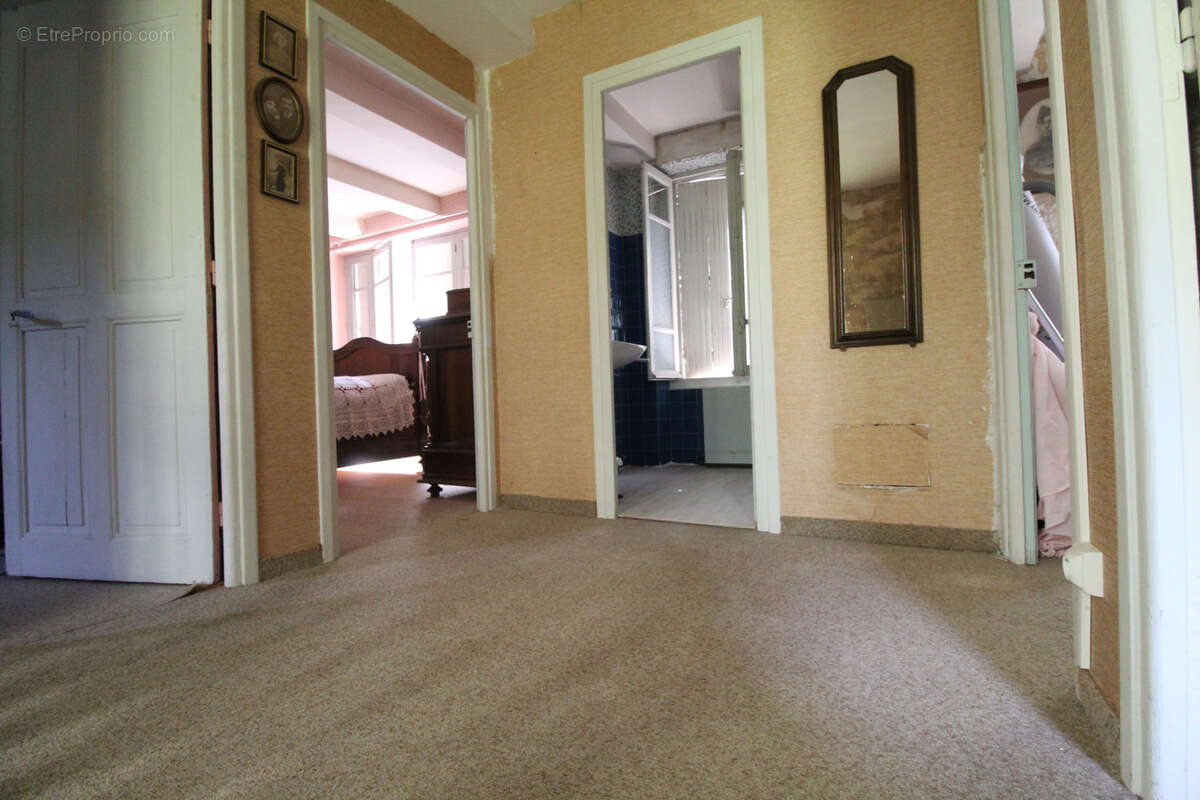 Maison à SAINT-SERNIN-SUR-RANCE