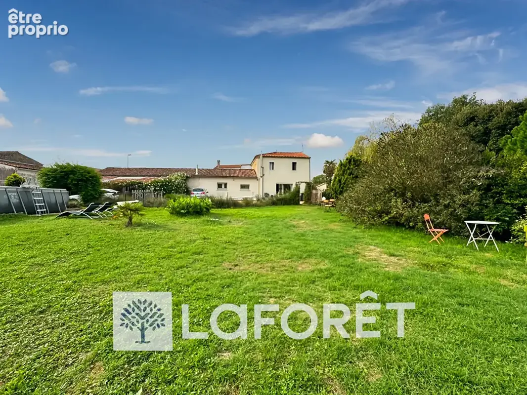 Ensemble immobilier - Maison + Gîte - 30 MIN DE ROYAN (17200) - photo 10