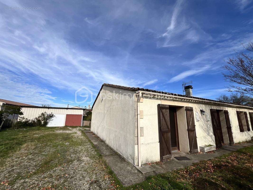Maison à VALEYRAC