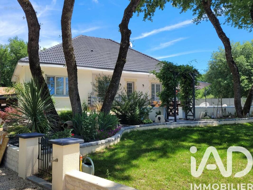 Photo 1 - Maison à CHATELLERAULT