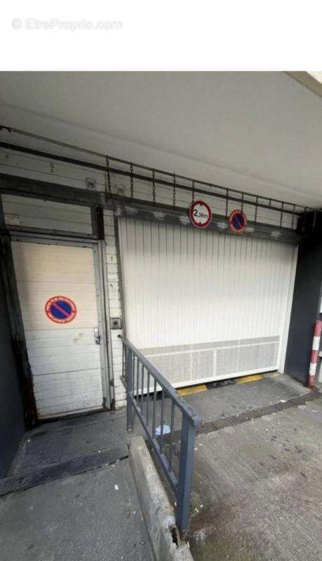 Parking à PARIS-19E