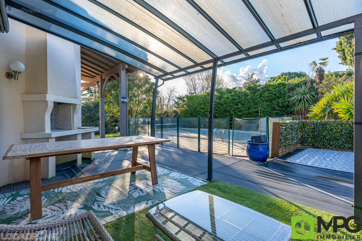 Villeneuve sur Lot villa T5 avec piscine et vue dominante - photo 3