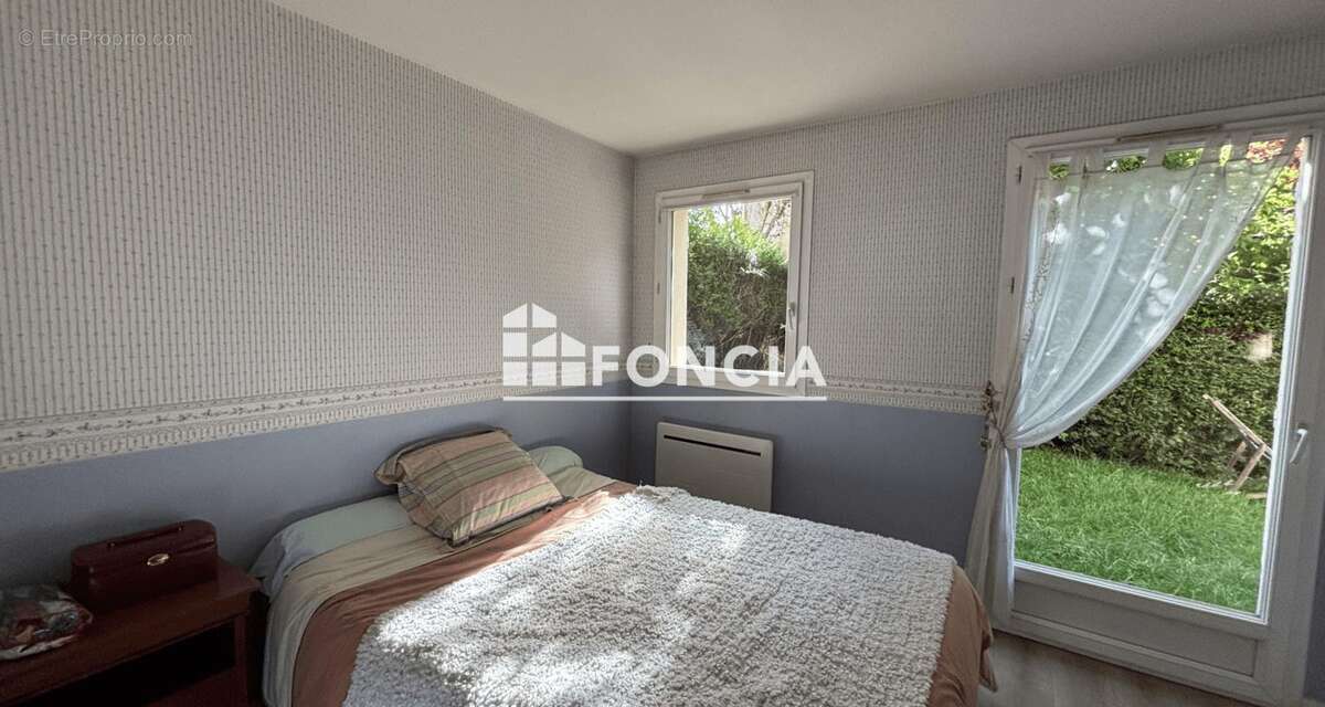 Appartement à LES ESSARTS-LE-ROI
