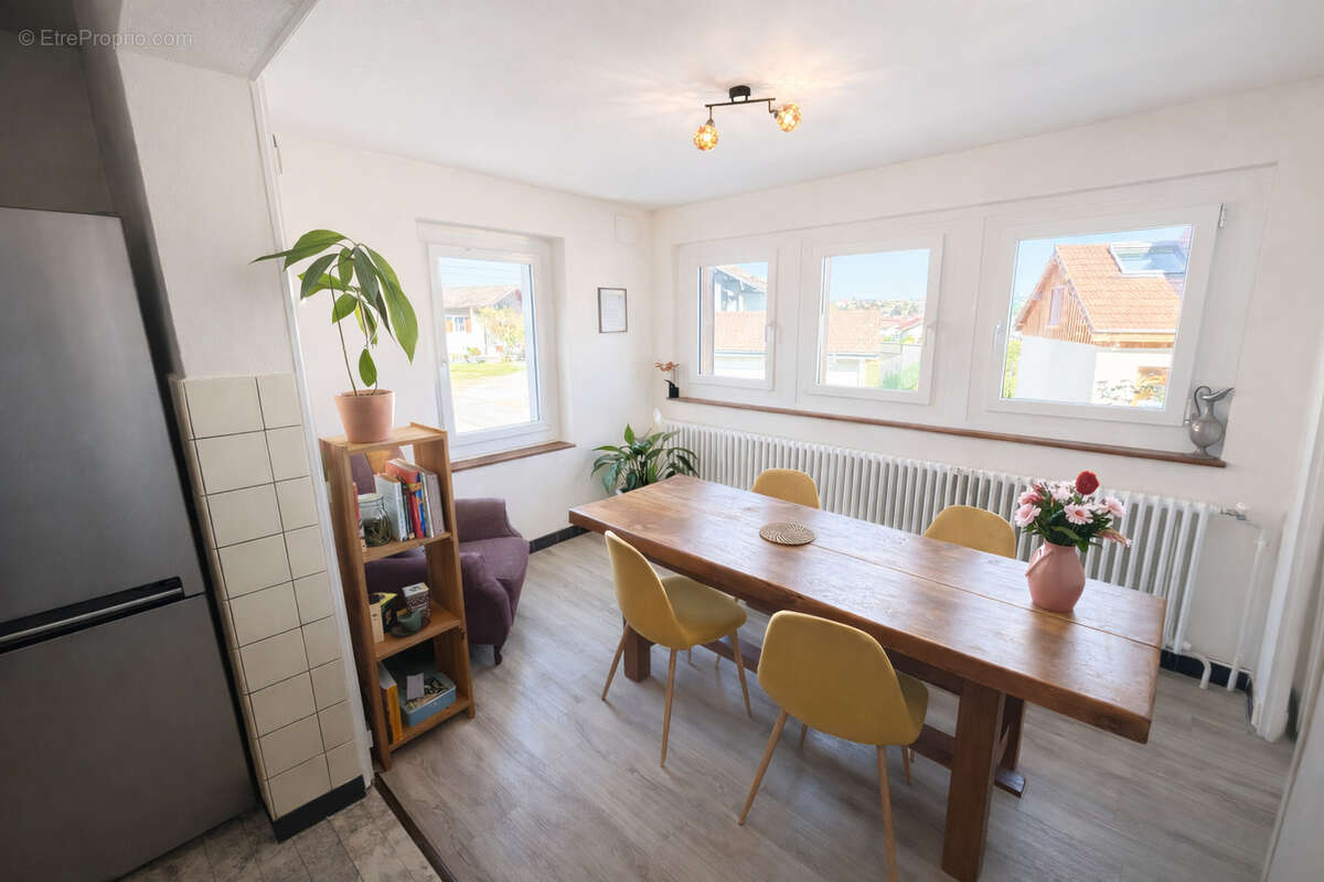 Appartement à CRANVES-SALES