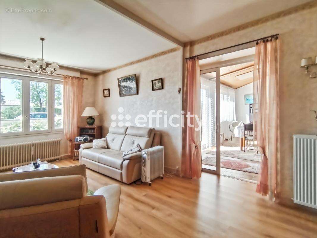 Maison à SAINTE-SOULLE
