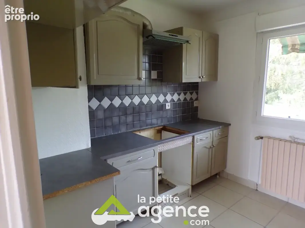Maison 3 pièces 85 m² à vendre à La Guerche-Sur-L'aubois (18150) - photo 4