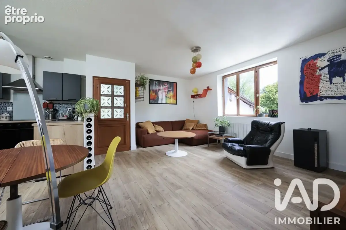 Photo 1 - Appartement à SAINT-GENIS-LES-OLLIERES