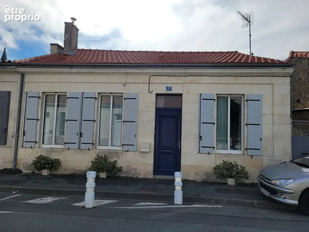 ROCHEFORT  quartier voltaire maison de 110 m² de type 3 avec véranda - jardin intime - photo 16