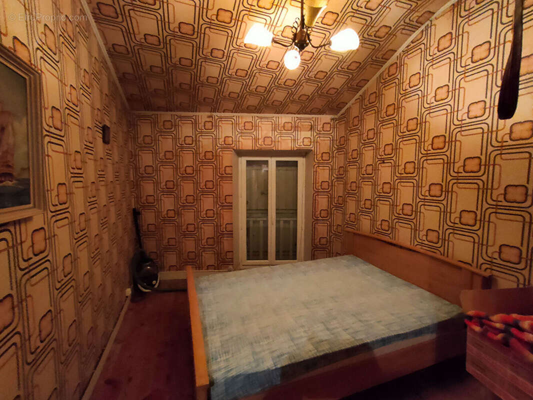 Maison à JAVERLHAC-ET-LA-CHAPELLE-SAINT-ROBERT