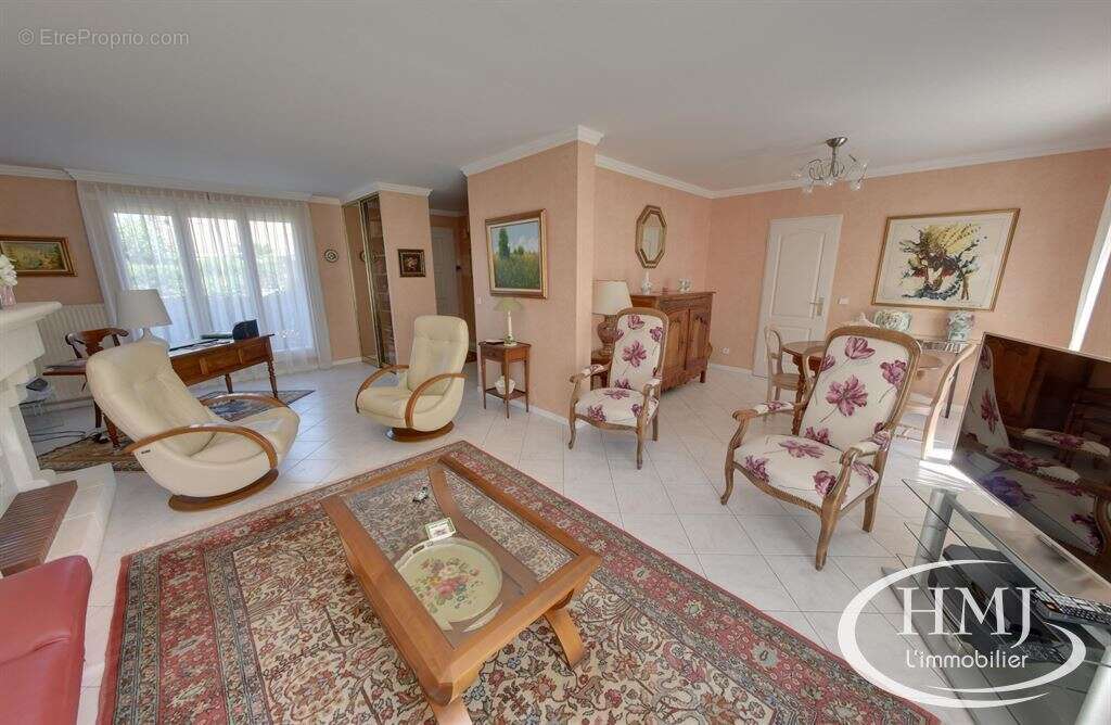 Maison 140 m² à Courcouronnes  - photo 4