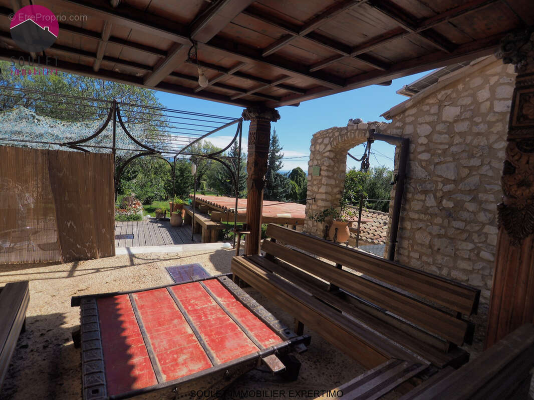 Maison à VILLES-SUR-AUZON