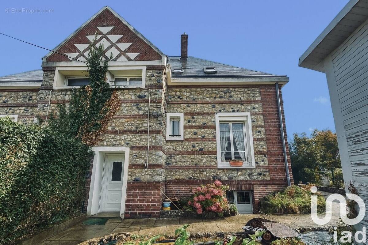 Photo 1 - Maison à FONTAINE-LA-MALLET