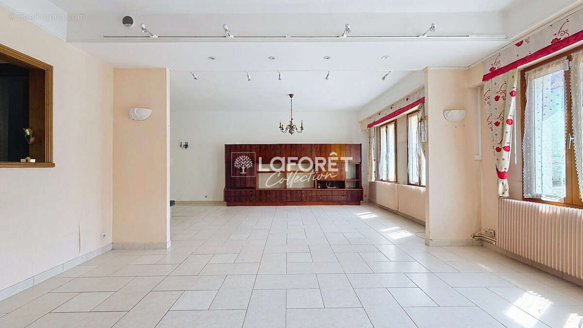 Maison de ville avec jardin et parking - 148m² - photo 4