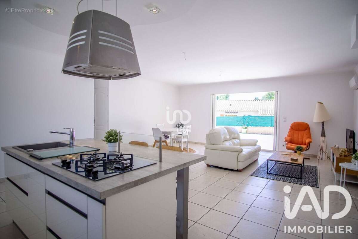 Photo 5 - Maison à ROQUEBRUNE-SUR-ARGENS