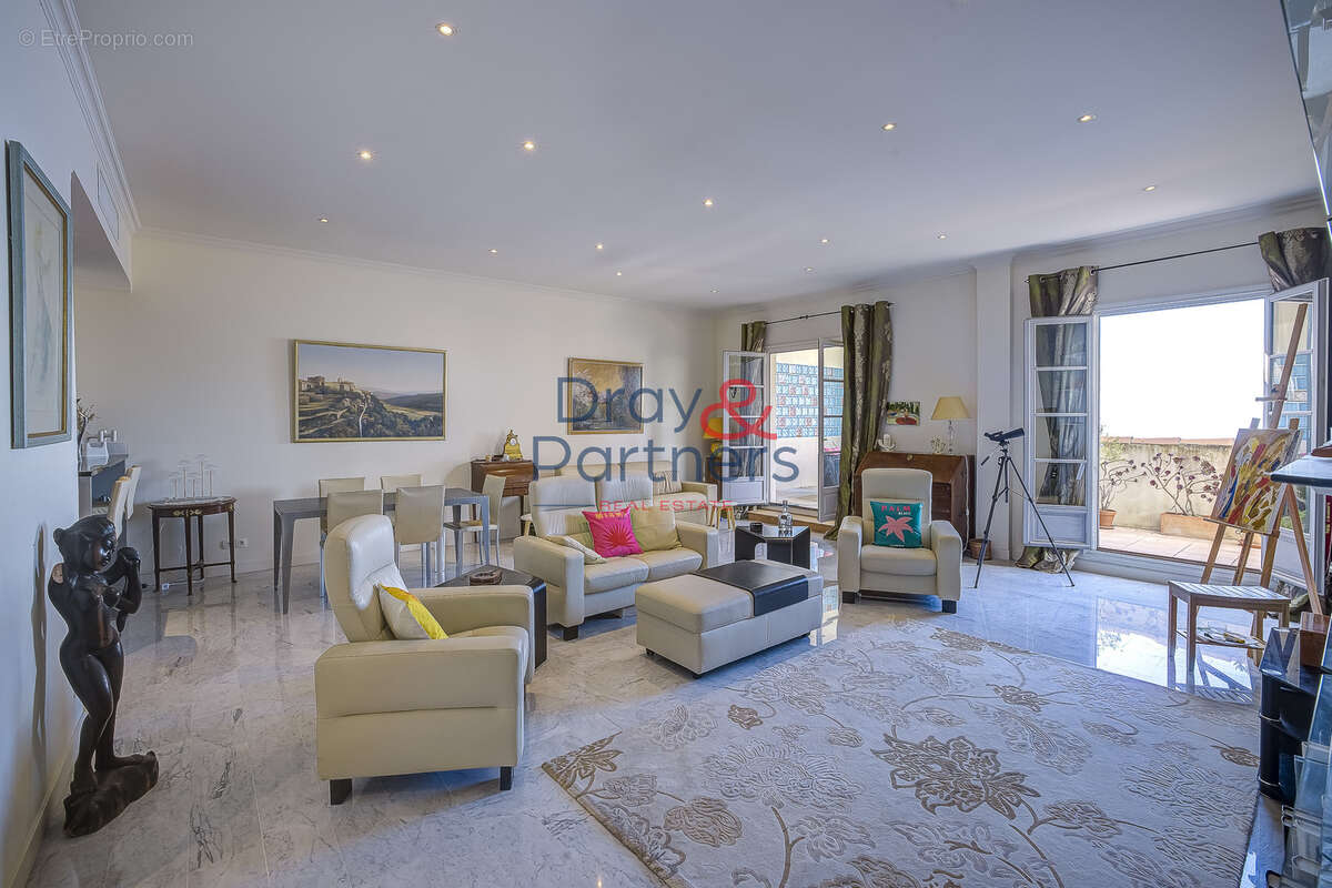 Appartement à ROQUEBRUNE-CAP-MARTIN