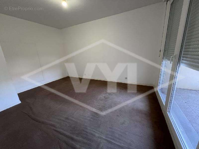 Appartement à COMBS-LA-VILLE