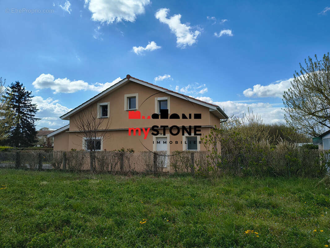 REYRIEUX - Maison 79.17 m² - 2 chambres avec terrain de 1110 m² - photo 2