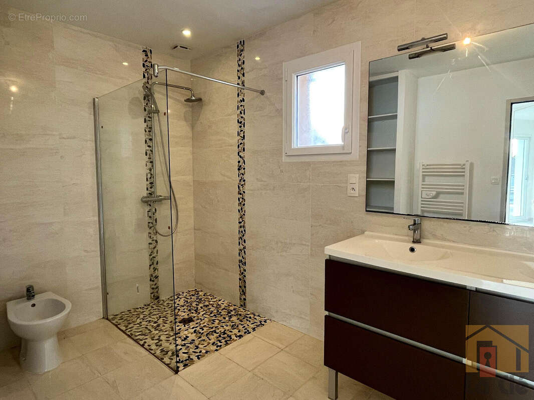 Maison à COLAYRAC-SAINT-CIRQ