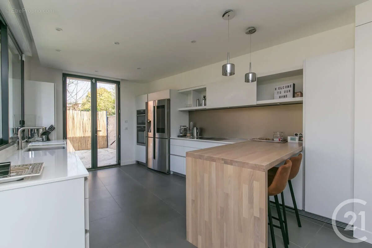 Maison à SAINT-MAUR-DES-FOSSES