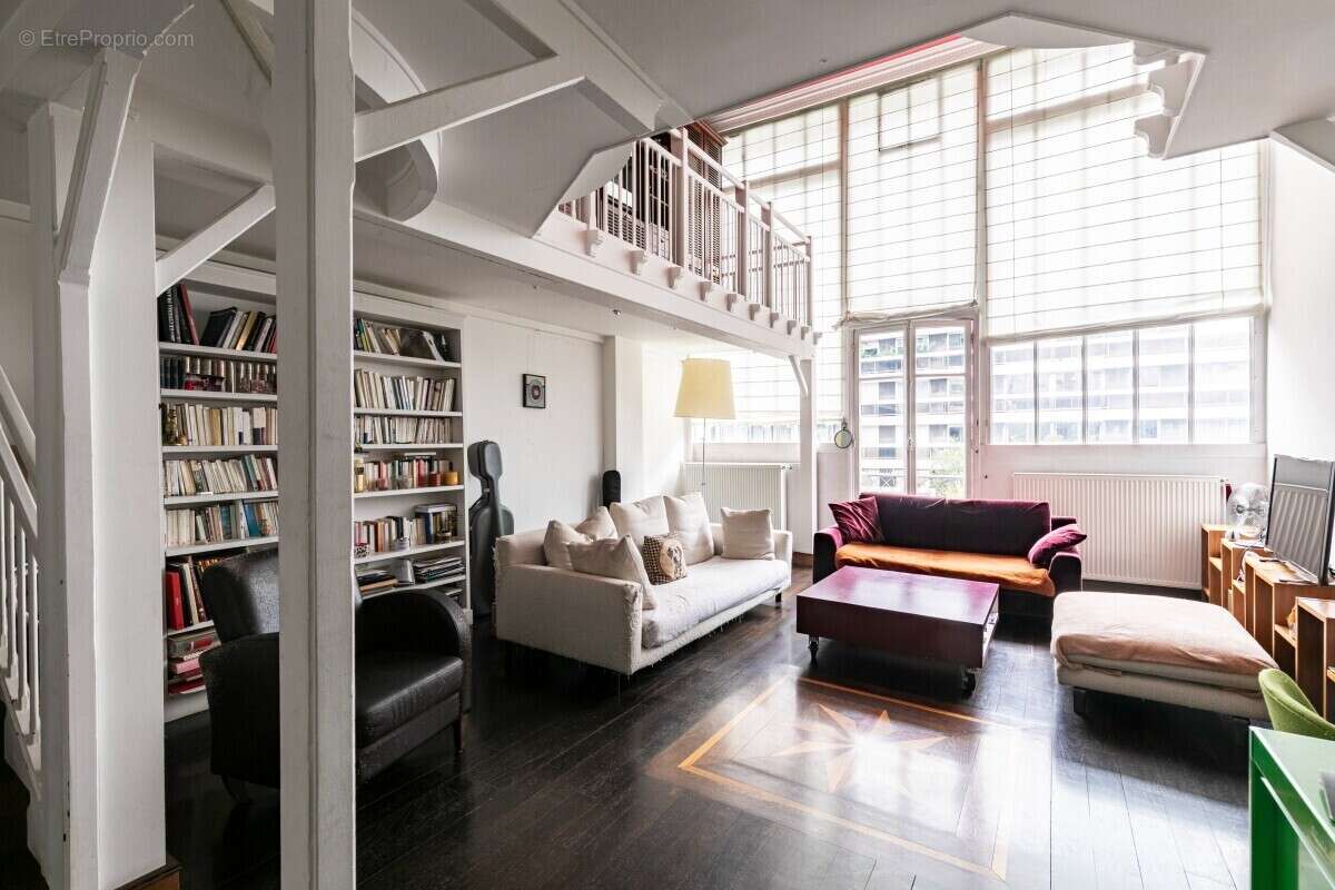 Appartement à PARIS-16E