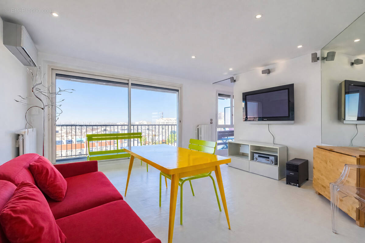 Appartement à PARIS-20E