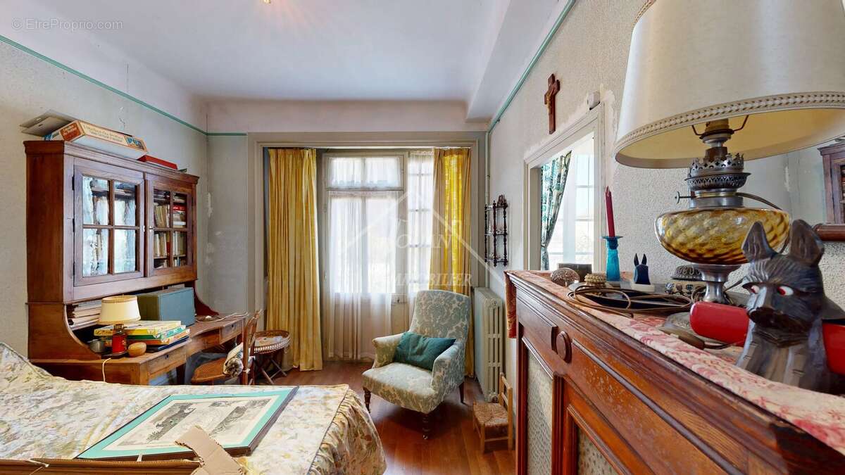 Ancienne maison de maître Bourbonnaise – 280 m² habitables avec dépendances et verger SAINT-HILAIRE - photo 9