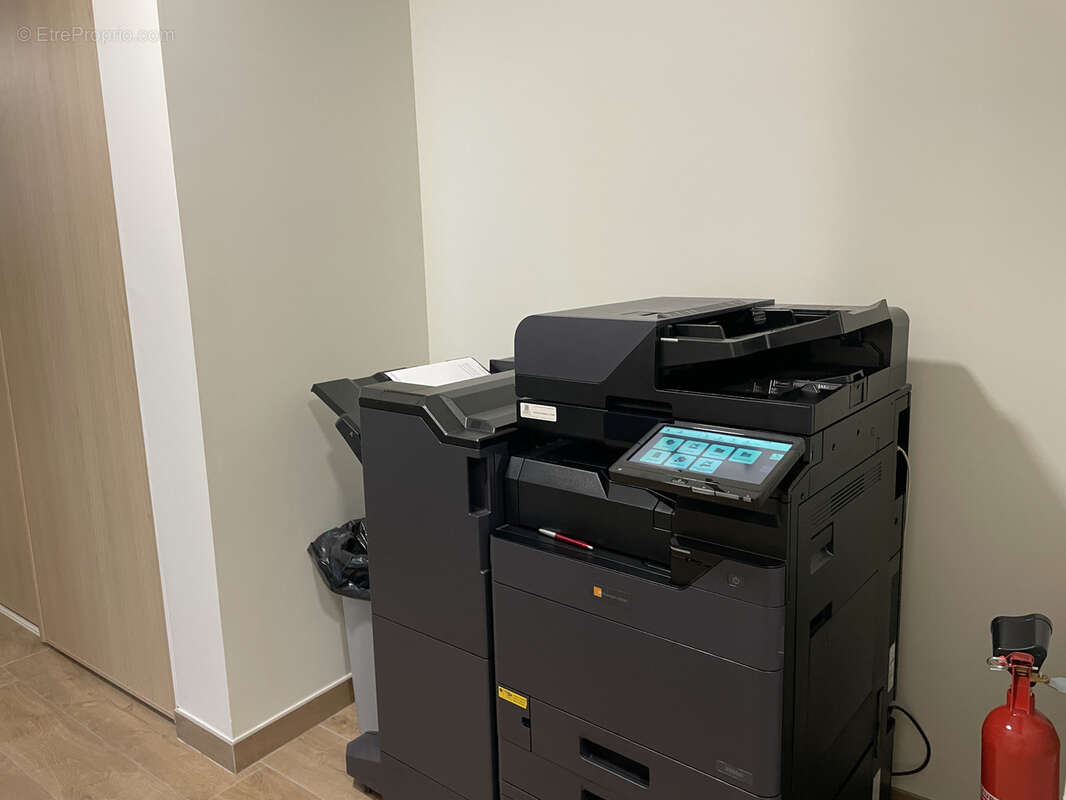 Commerce à SAINT-SATURNIN