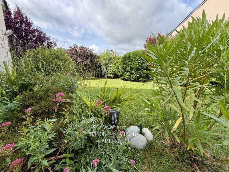 Maison familiale de 146 m² à Tiercé – 5 chambres, jardin sans vis-à-vis, Centre ville et gare à pied - photo 28