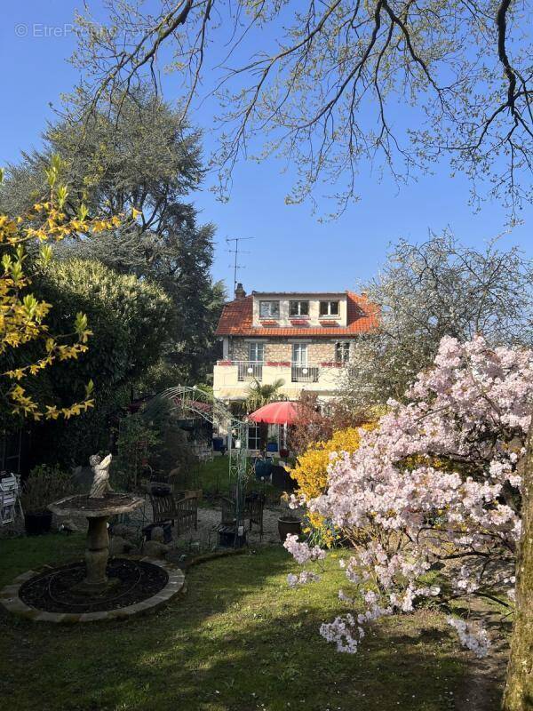 Maison à VAUCRESSON