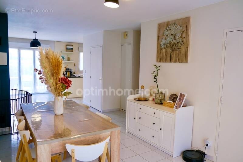 Maison à DEMOUVILLE