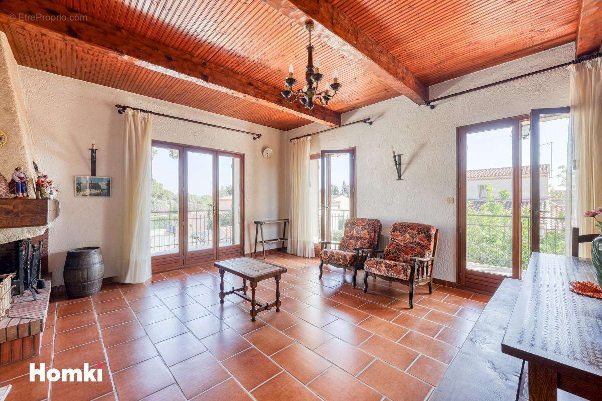 La ciotat maison traditionnelle de 155 m2 agencee en 2 appartement de type 3 - photo 6