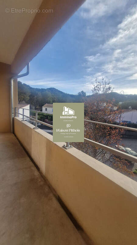 Appartement à LA ROQUE-D'ANTHERON