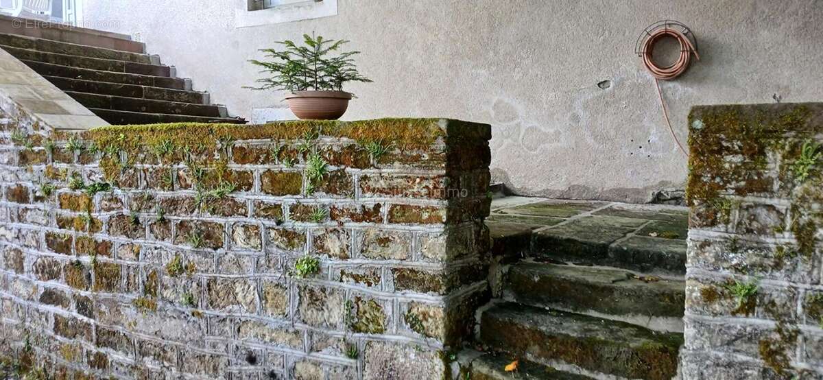 Maison à DEMANGEVELLE